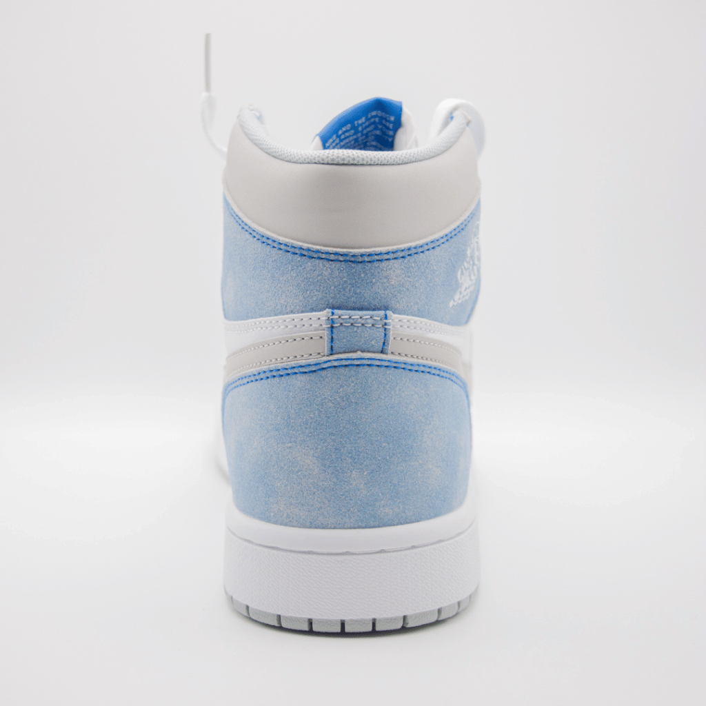 Air Jordan 1 Hyper Royal
