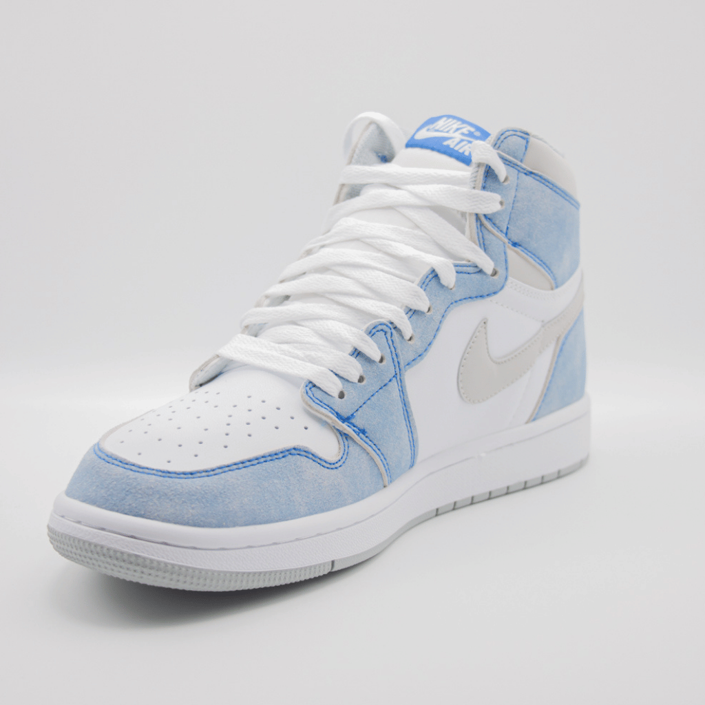 Air Jordan 1 Hyper Royal
