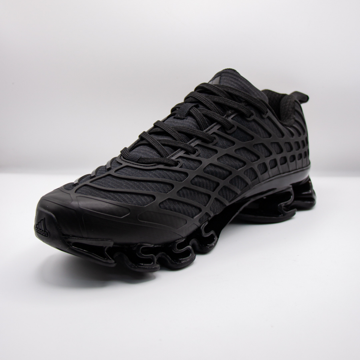 adidas Bounce Titan