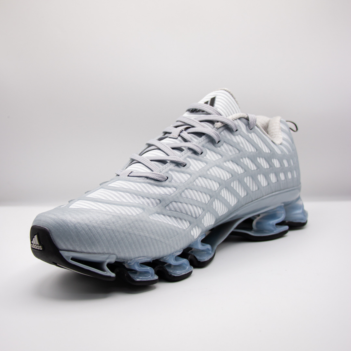 adidas Bounce Titan