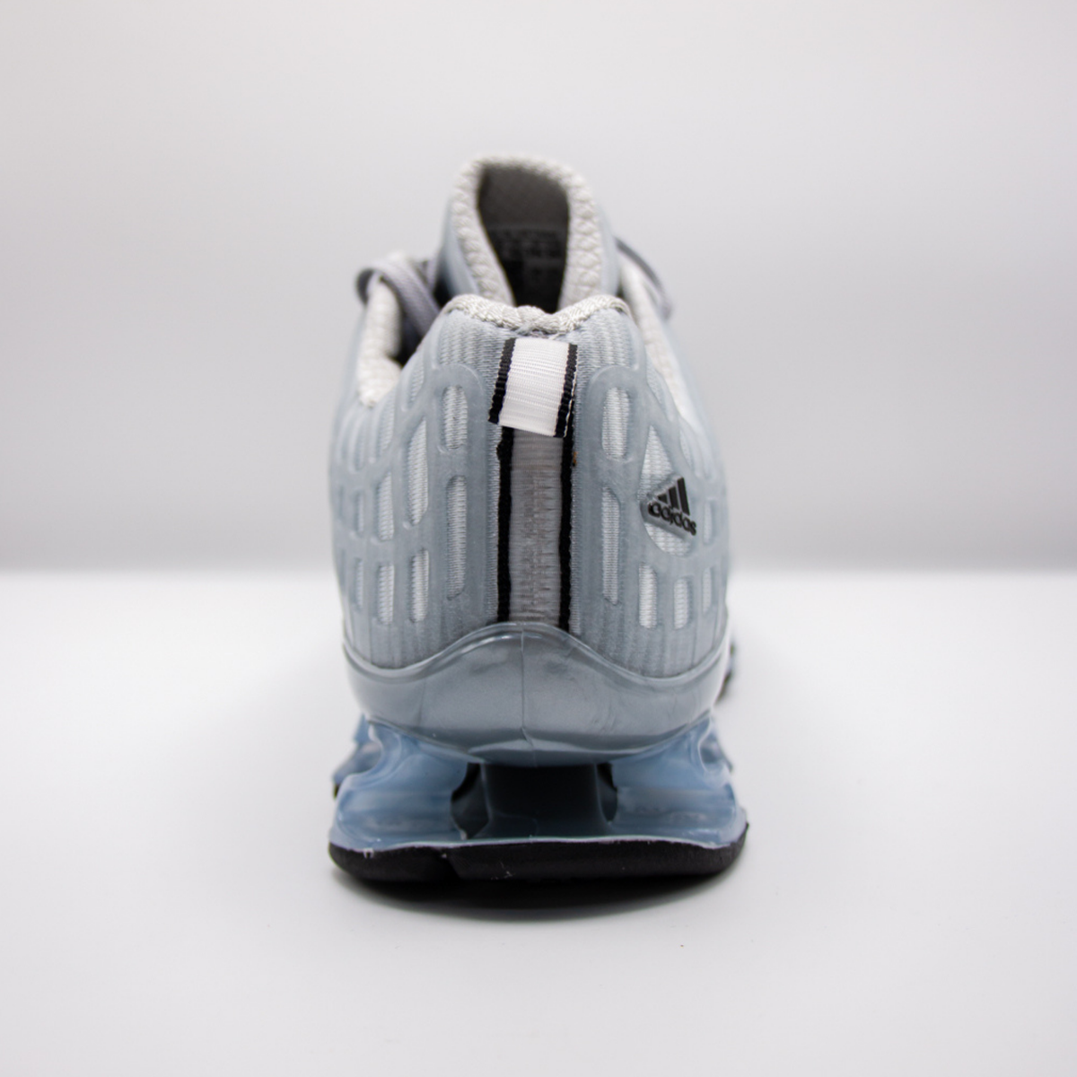 adidas Bounce Titan
