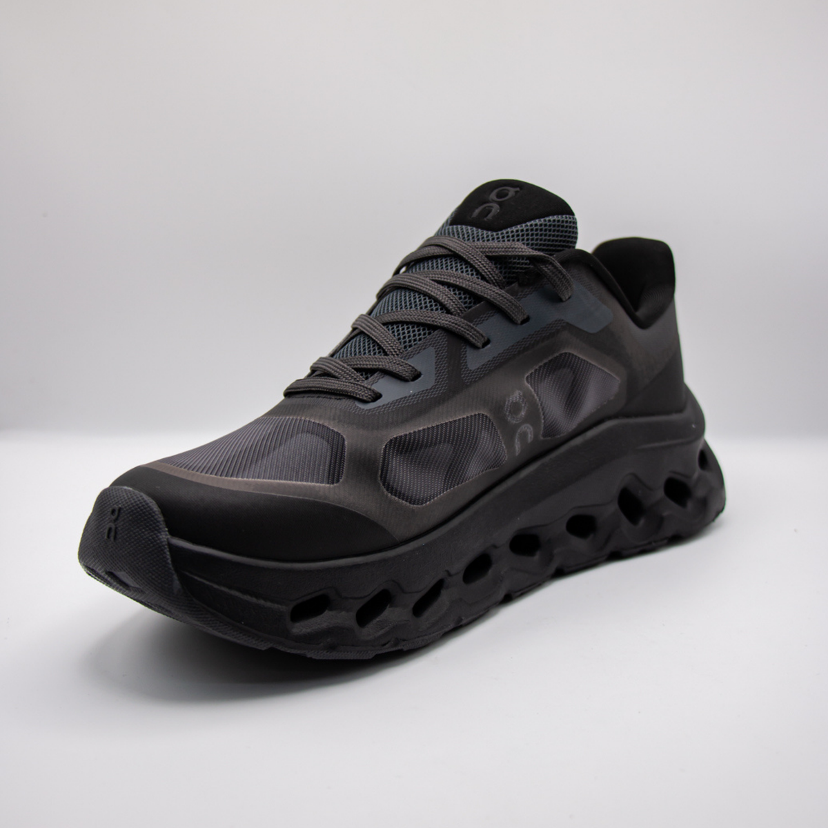 On Cloudsurfer Trail Waterproof Black Eclipse