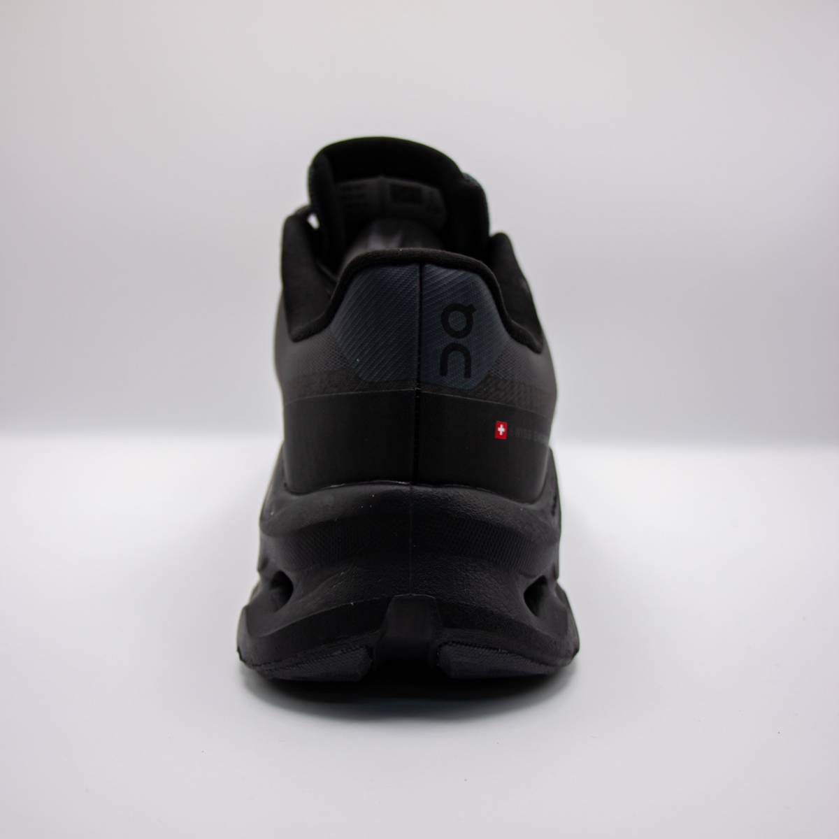 On Cloudsurfer Trail Waterproof Black Eclipse