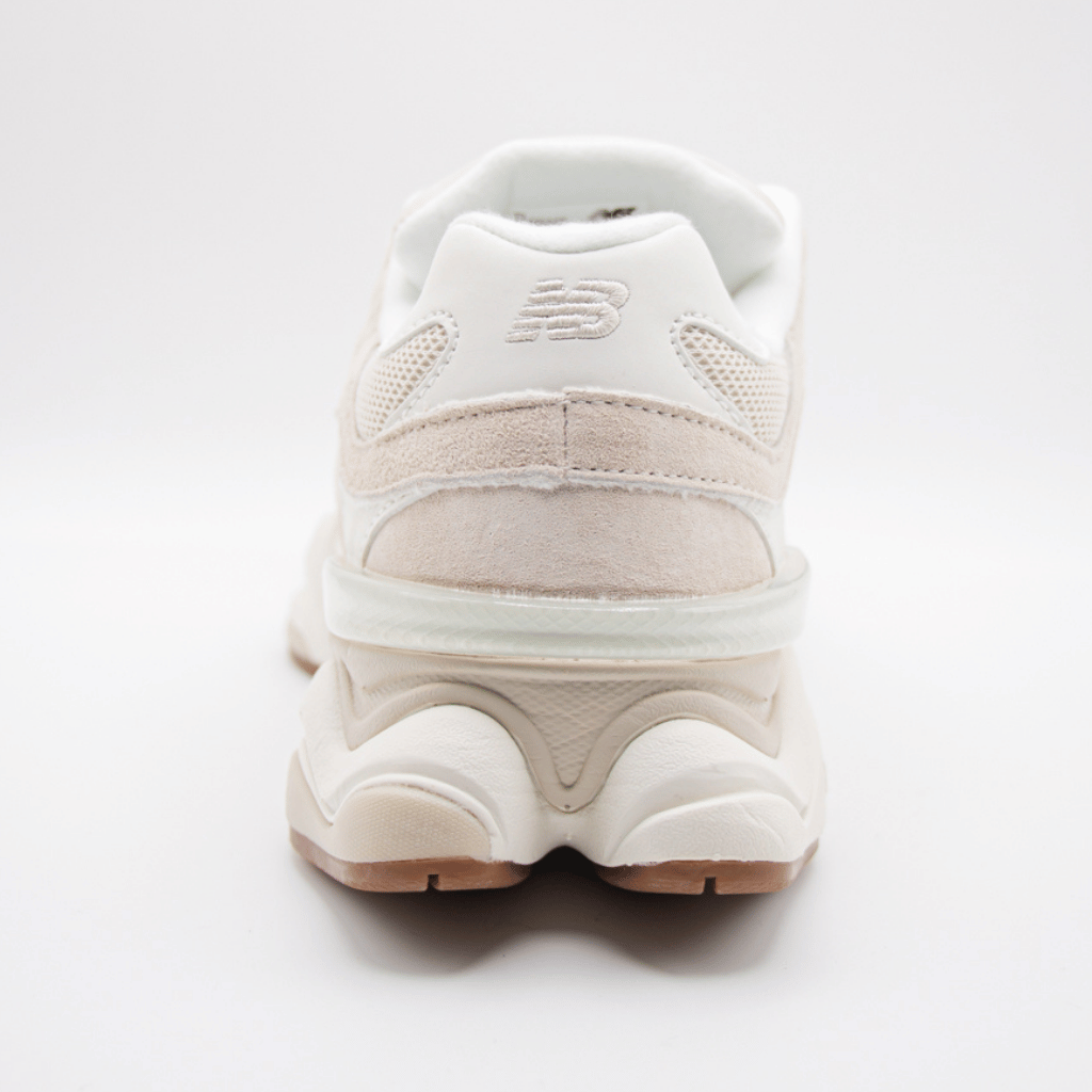 New Balance 9060 Sea Salt/Leopard Print en colaboración con ASOS