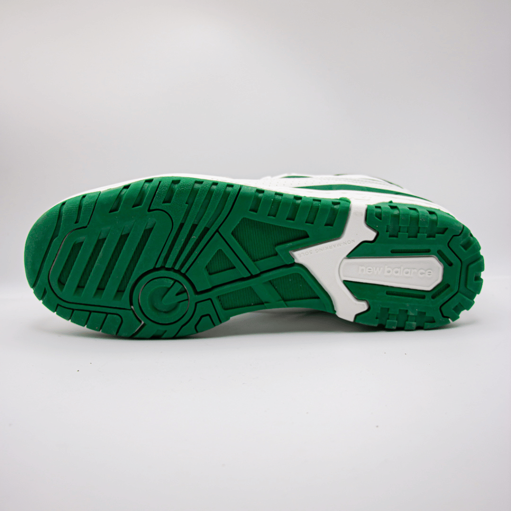 New Balance 550 Blanco con Verde