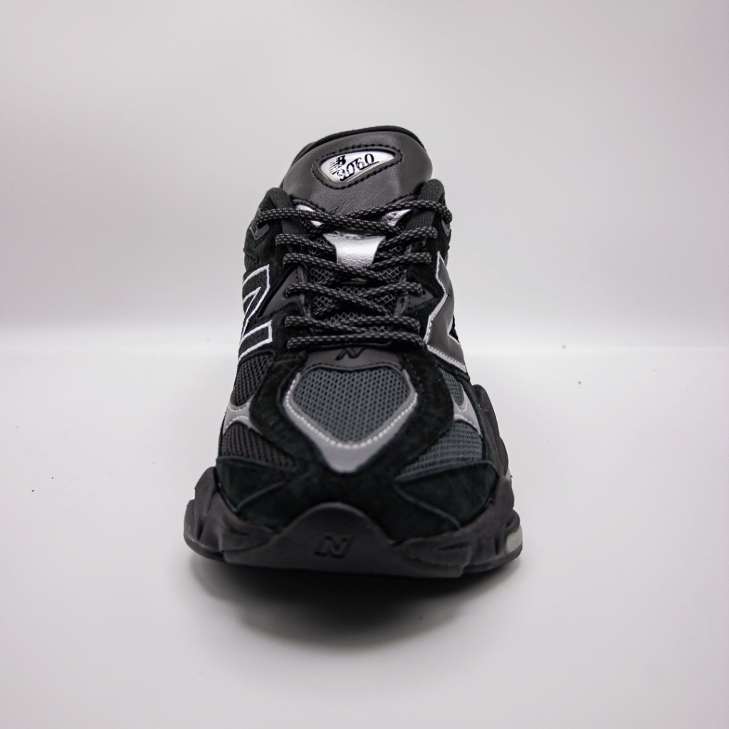 New Balance 9060 Negro con Gris