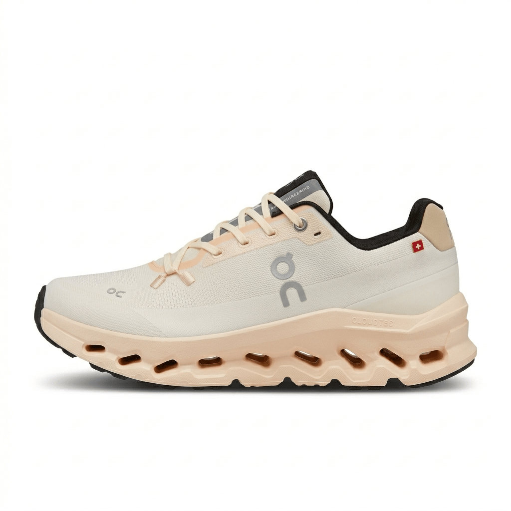 On running cloudtilt Blanco con Beige