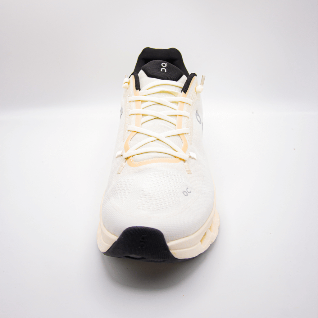 On running cloudtilt Blanco con Beige