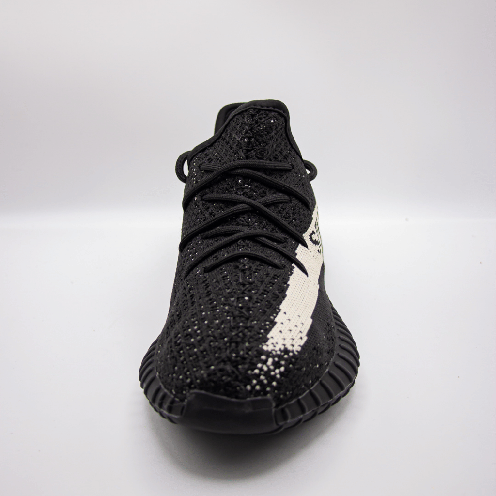 Adidas Yeezy Boost 350 V2 Core en negro y blanco