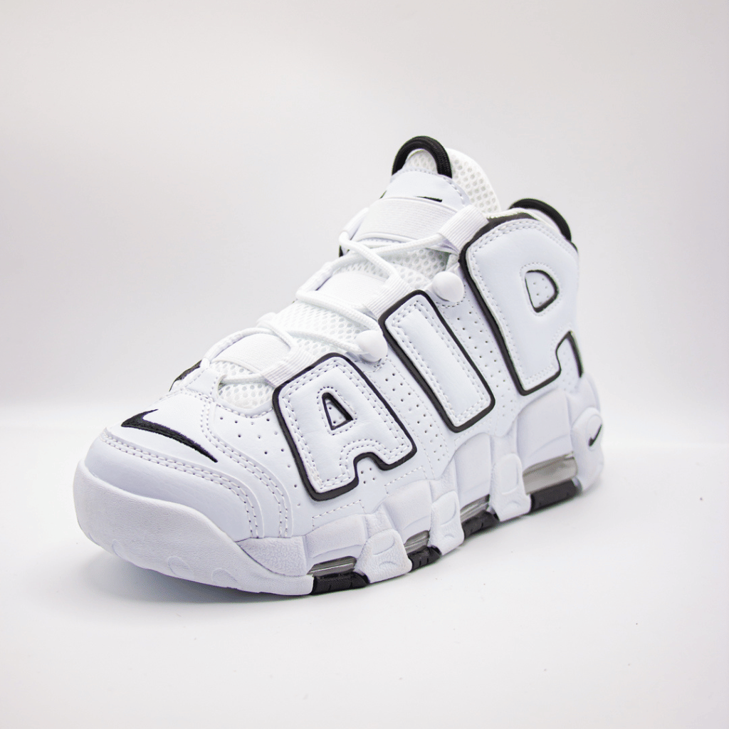 Nike Air More Uptempo Blancos con detalles negros