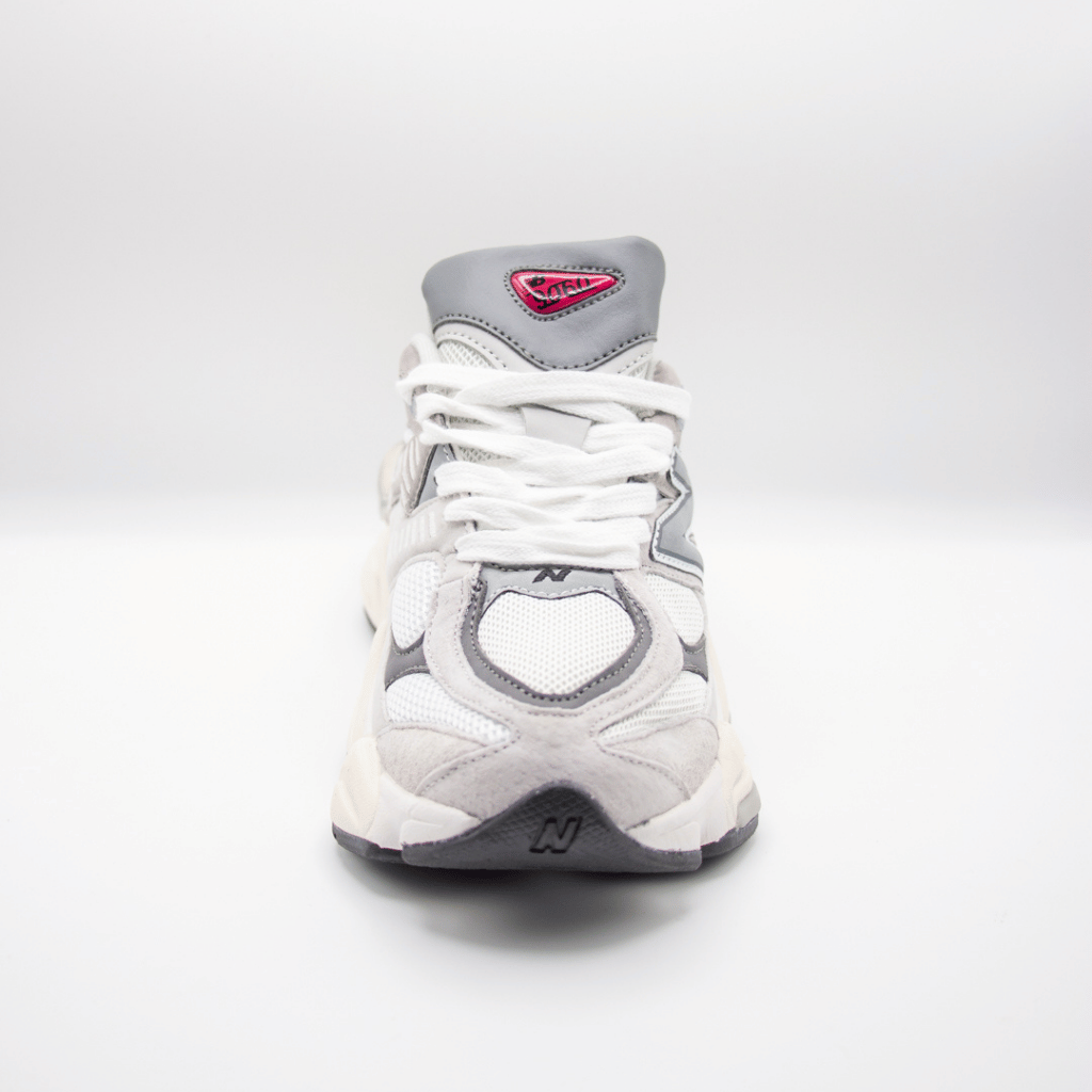 New Balance 9060 Gris con Blanco