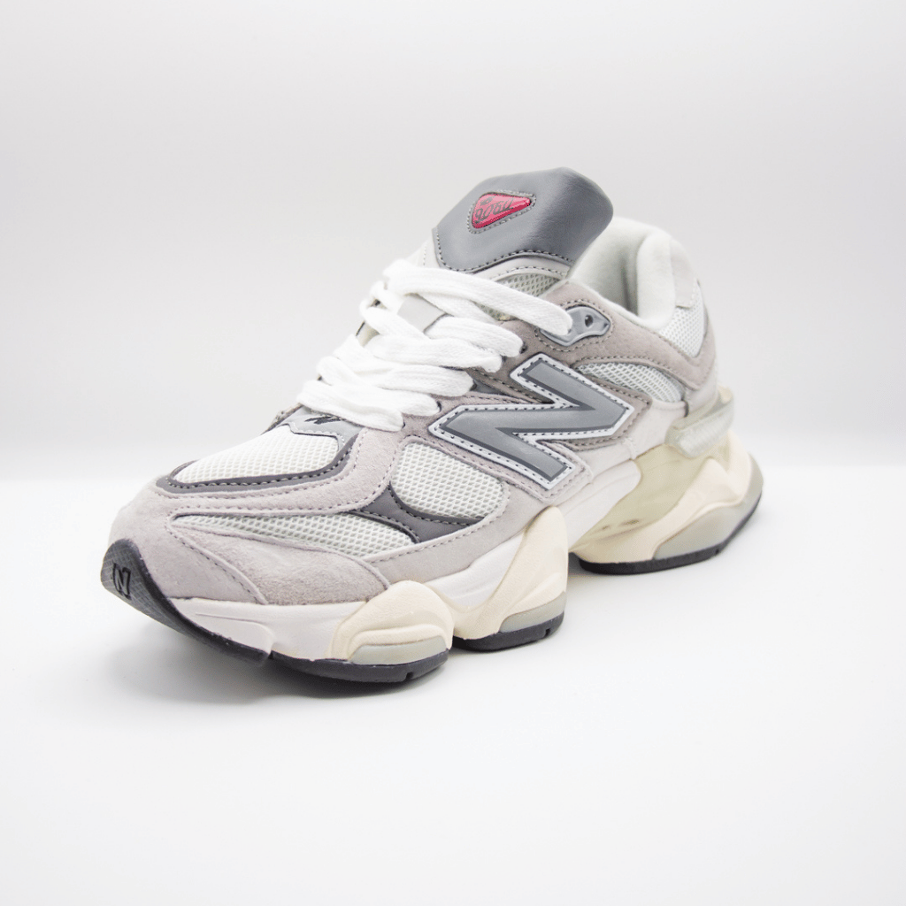 New Balance 9060 Gris con Blanco