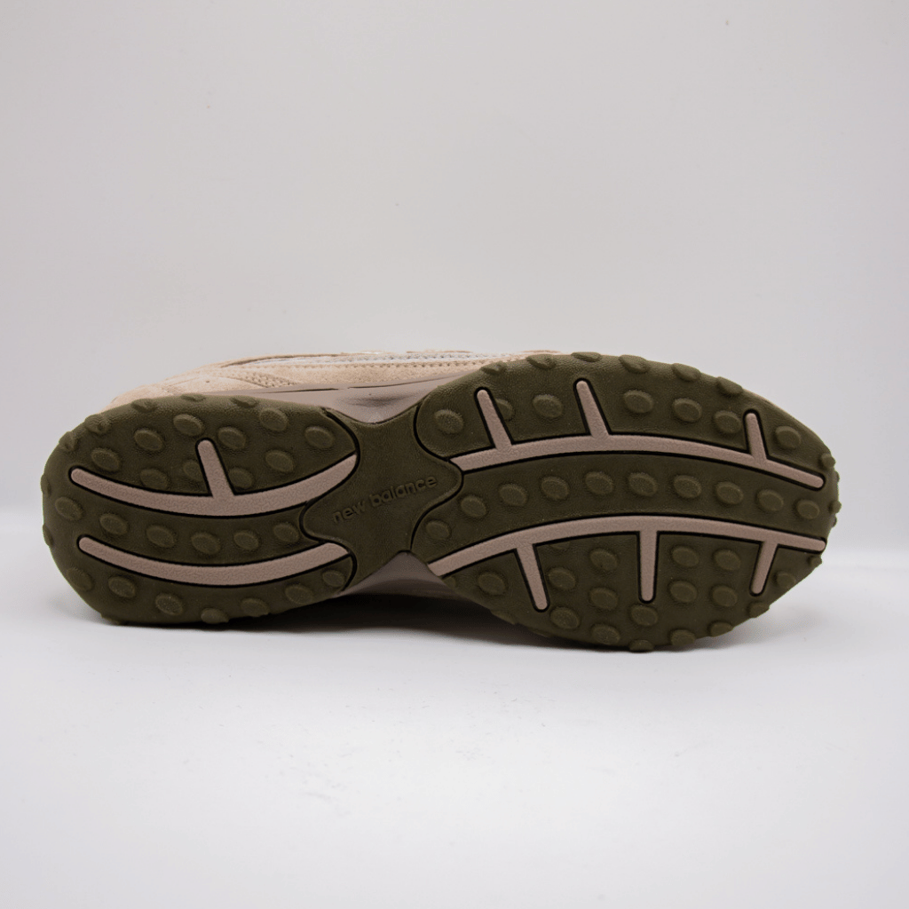 New Balance 204L Mushroom / Arid Stone
