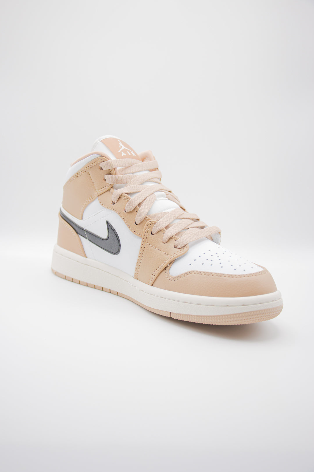 Air Jordan 1 Mid "Desert"